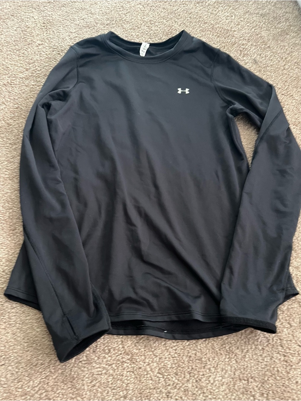 Under Armour Women’s black long sleeve cold gear shirt size M